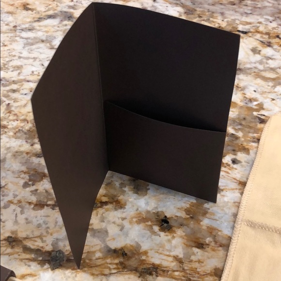 Louis Vuitton draw open Box, Bow, Cloth and card - Picture 9 of 11